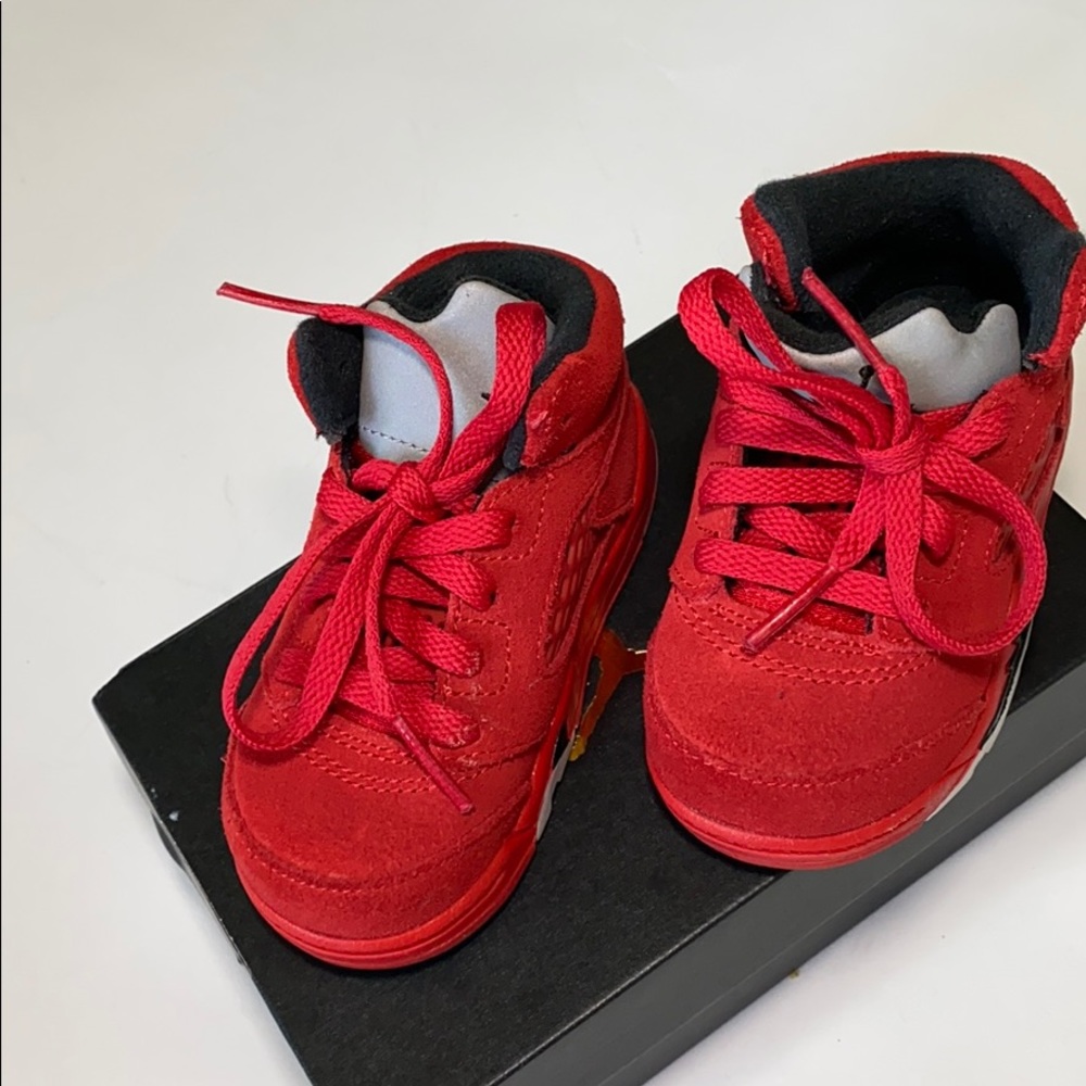 Red Jordan retro BT